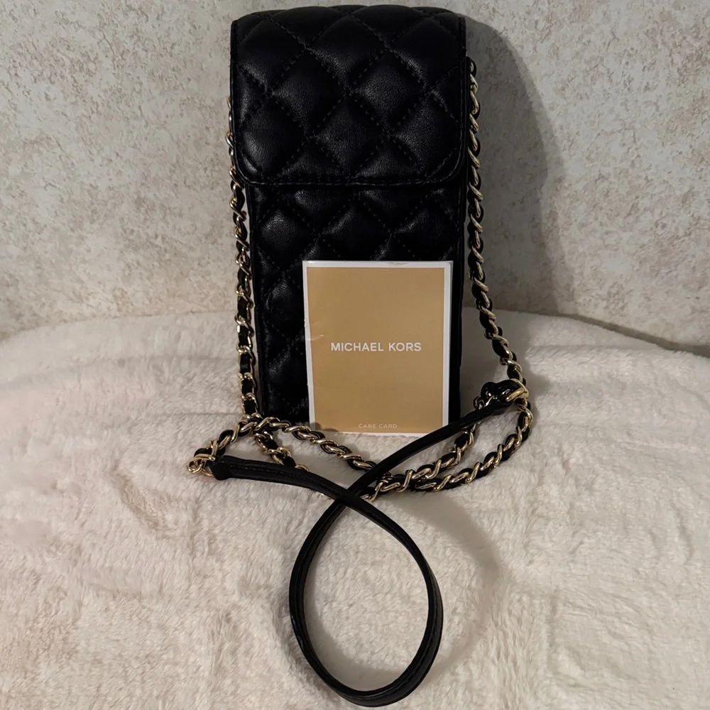 Micheal Kors Chic Black Quilted Crossbody Bag with Chain Strap - Picture 3 of 7